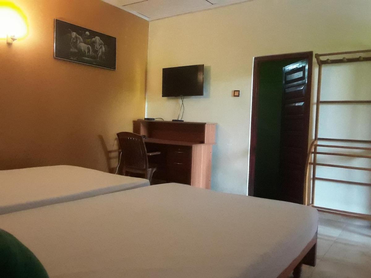 Hansika Guest Inn Buttala Bagian luar foto