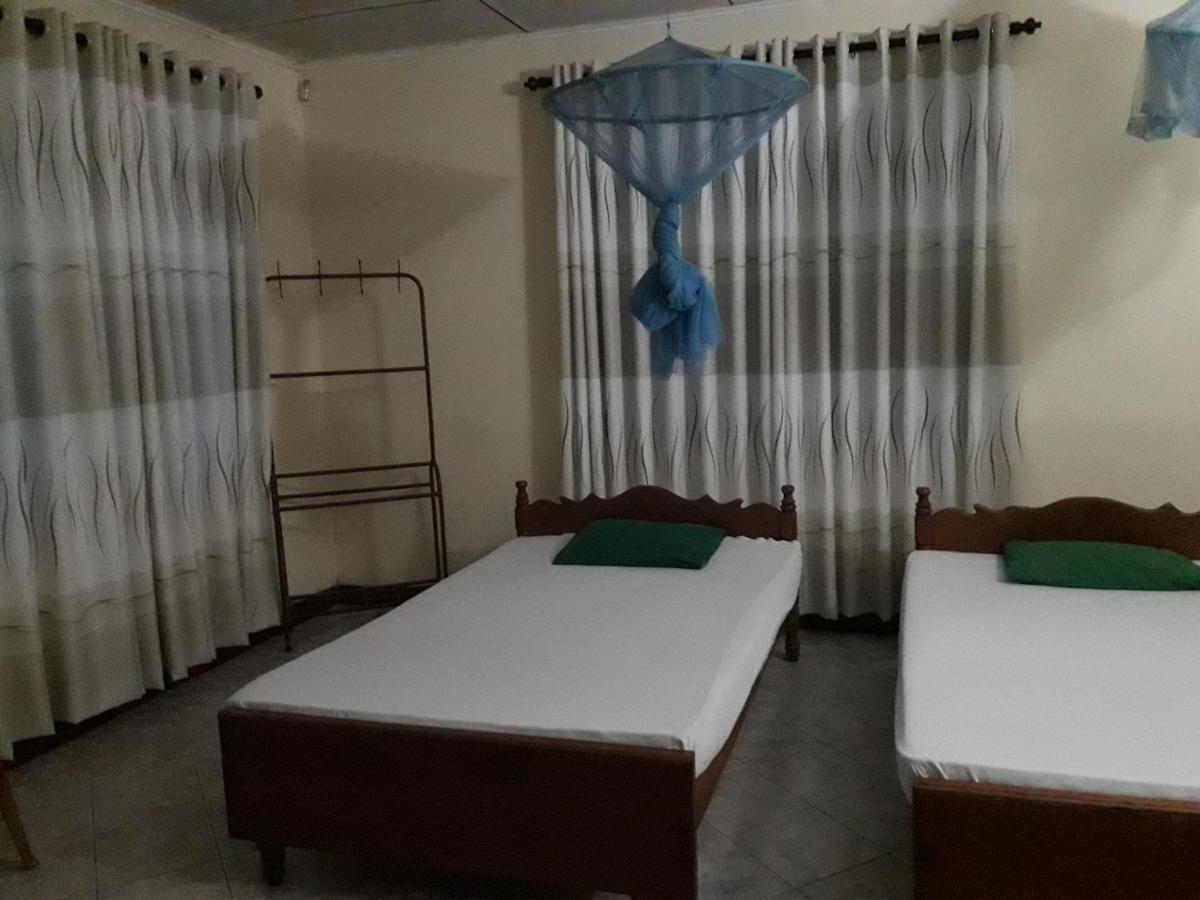 Hansika Guest Inn Buttala Bagian luar foto