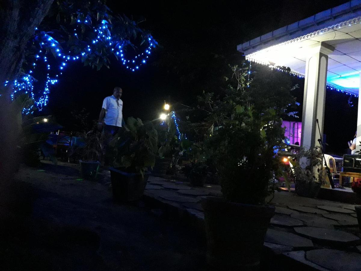 Hansika Guest Inn Buttala Bagian luar foto